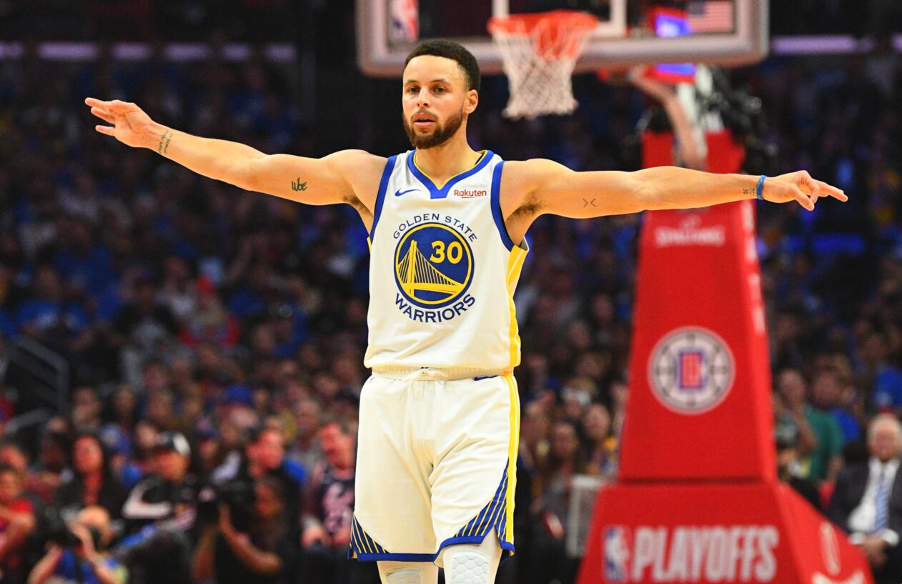 她则面对一 她则面对一