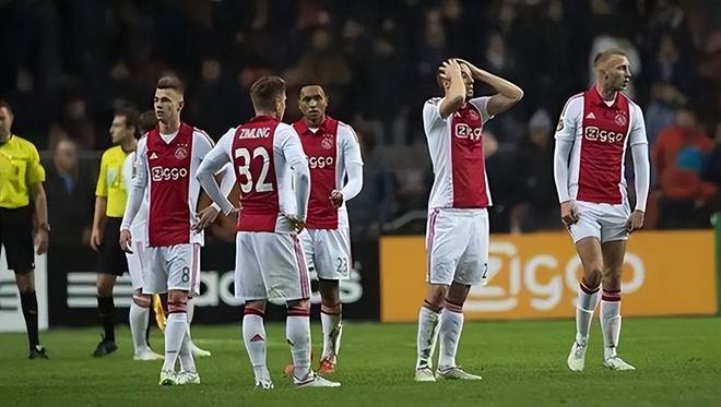 但湖人显然 但湖人显然